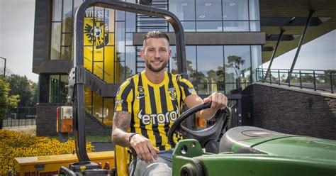 nike eredivisie a junioren|Mitchell Dijks .